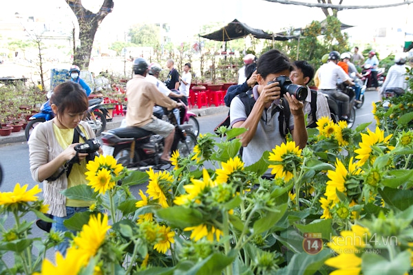 Hội hoa xuân lênh đênh trên sông ở Sài Gòn 12