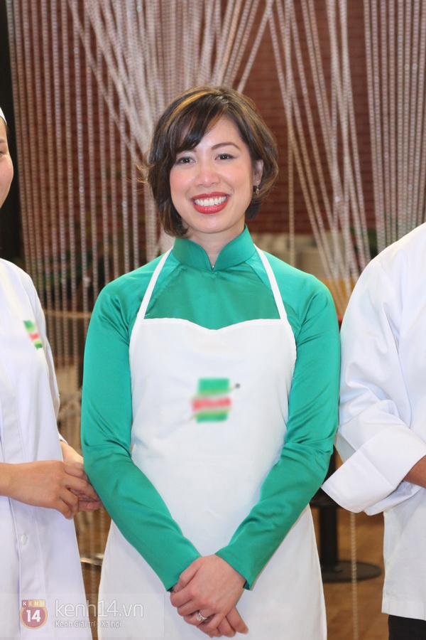 Vua đầu bếp Christine Hà "khoe" nụ cười rạng ngời ở Việt Nam 11