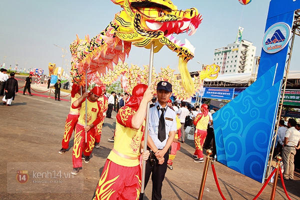 Mãn nhãn cầu Rồng phun lửa, phun nước trong lễ khánh thành 11