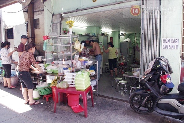 Sài Gòn: Đổi vị với bánh ướt thịt nướng phố Mạc Đĩnh Chi 2