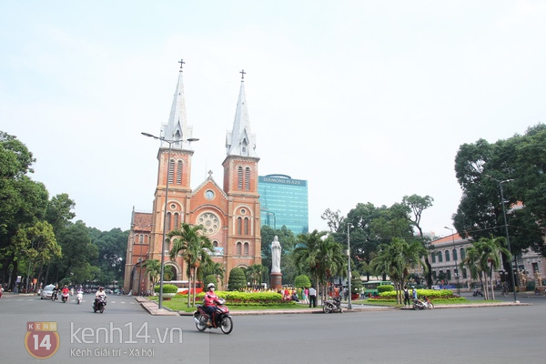 Sài Gòn vắng tanh trong ngày nghỉ lễ đầu tiên 4