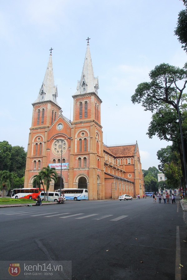 Sài Gòn vắng tanh trong ngày nghỉ lễ đầu tiên 5