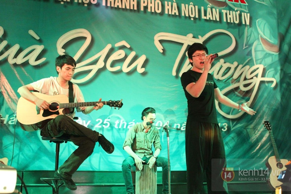 Sôi động cùng đêm nhạc hội Guitar các trường Đại học Hà Nội 5