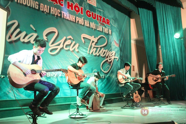 Sôi động cùng đêm nhạc hội Guitar các trường Đại học Hà Nội 6