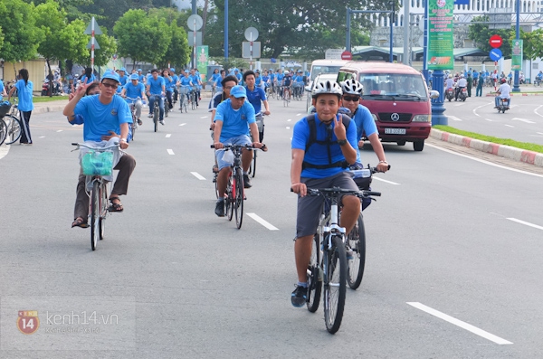 1.000 người đạp xe diễu hành mừng sinh nhật Bác 6