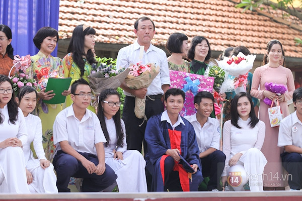 Tràn ngập lưu bút trên áo của teen Marie Curie trong ngày tri ân 3