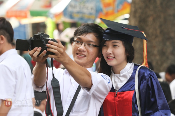 Tràn ngập lưu bút trên áo của teen Marie Curie trong ngày tri ân 4