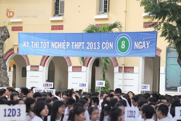 Tràn ngập lưu bút trên áo của teen Marie Curie trong ngày tri ân 5