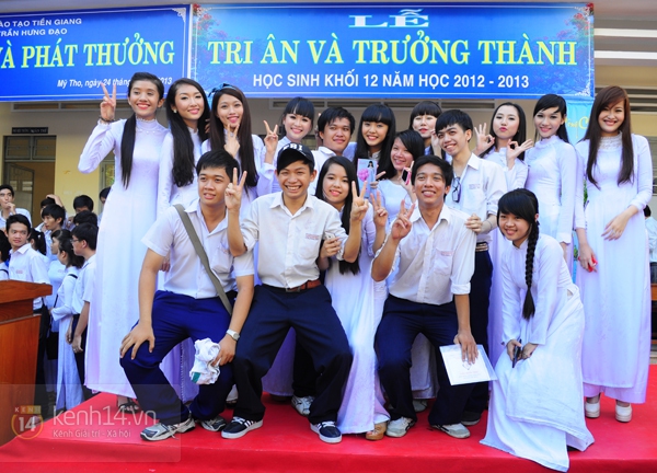 Hot girl Bảo Trân dự lễ Tri ân cùng teen Trần Hưng Đạo 2
