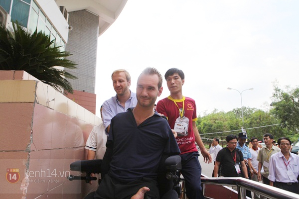 Nick Vujicic gặp hơn 5.000 thiếu niên trong ngày cuối ở Hà Nội 6