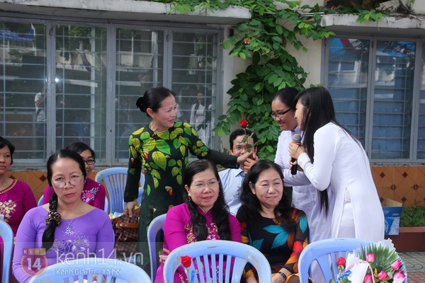 Buổi chia tay đầy nước mắt của teen THPT Mạc Đĩnh Chi 9