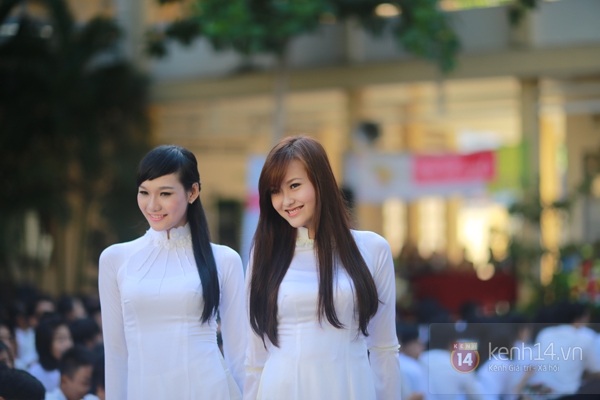 Hot girl Bảo Trân dự lễ Tri ân cùng teen Trần Hưng Đạo 5