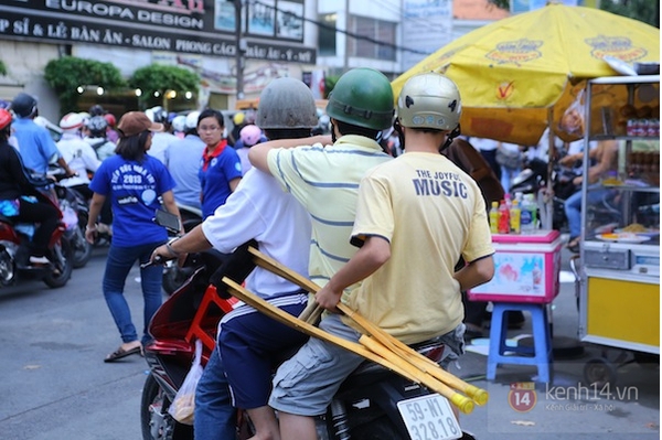 Đề Lý dài và khó, thí sinh kết thúc ngày thi đầu tiên 32