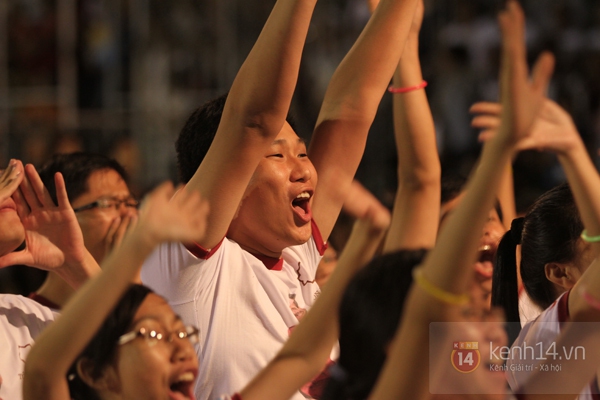 Nick Vujicic nhờ thông dịch viên... gãi giúp chỗ ngứa trên đầu 11