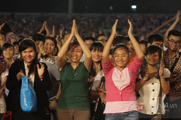 Nick Vujicic nhờ thông dịch viên... gãi giúp chỗ ngứa trên đầu 12