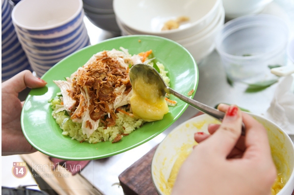 Sài Gòn: Thử món cơm gà xé, sốt bơ trứng non đặc sản Nha Trang  6