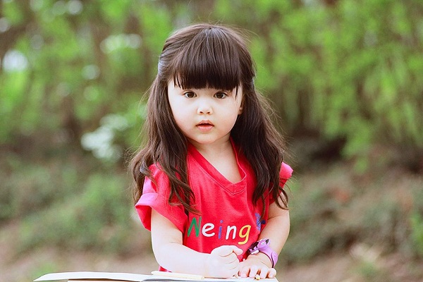 C&ocirc; b&eacute; 3 tuổi xinh như thi&ecirc;n thần nổi tiếng khắp Th&aacute;i Lan 1