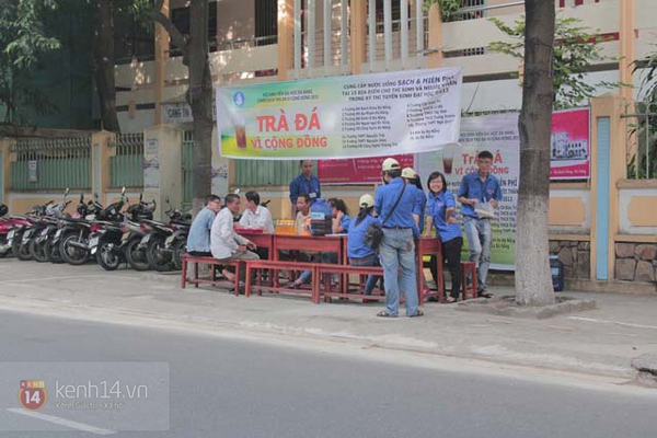 Sáng nay, hơn 800 ngàn thí sinh làm thủ tục thi Đại Học đợt 1 50