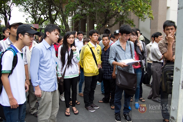 Sáng nay, hơn 800 ngàn thí sinh làm thủ tục thi Đại Học đợt 1 37