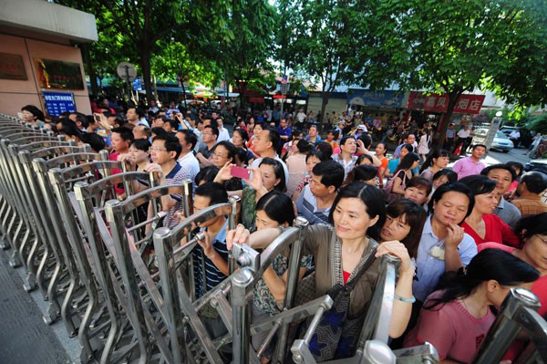Cận cảnh ngày đầu tiên của đợt thi ĐH lớn nhất thế giới 25