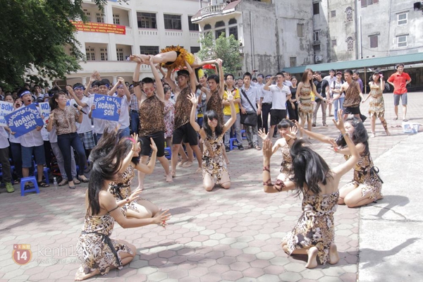Cả trường ĐH Quốc gia Hà Nội cùng cổ vũ cho nhà leo núi Olympia 11 Cả trường ĐH Quốc gia Hà Nội cùng cổ vũ cho nhà leo núi Olympia 11