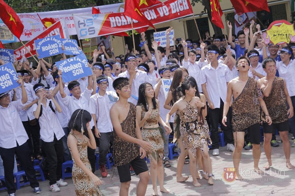 Cả trường ĐH Quốc gia Hà Nội cùng cổ vũ cho nhà leo núi Olympia 13 Cả trường ĐH Quốc gia Hà Nội cùng cổ vũ cho nhà leo núi Olympia 13
