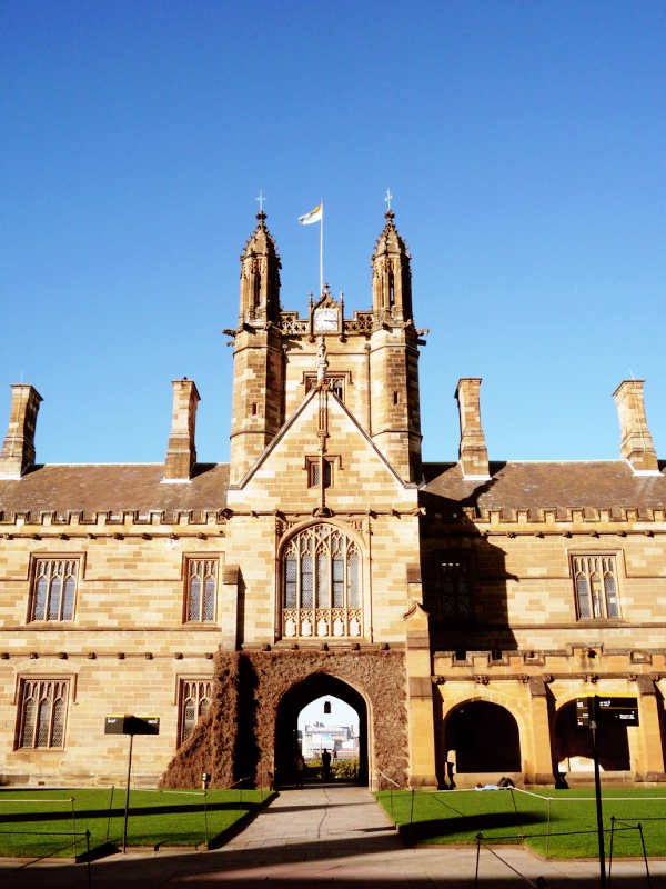 Vẻ đẹp của khu vườn cổ trong khu&ocirc;n vi&ecirc;n Đại học Sydney 5