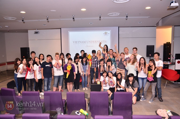 Sinh viên trường RMIT cùng Hà Okio quảng bá nét đẹp Việt Nam 12