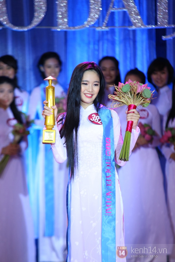 Cô nữ sinh xinh xắn đăng quang Miss Áo Dài 2013 22