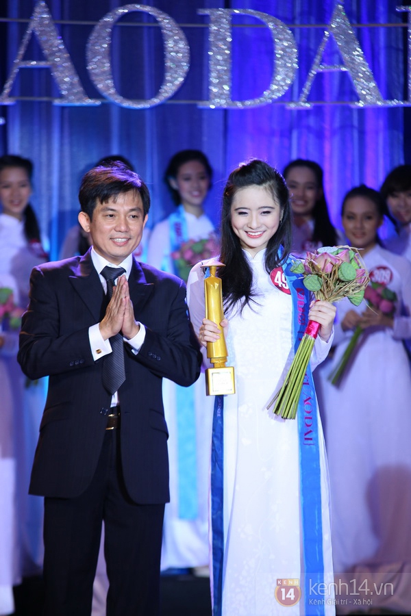 Cô nữ sinh xinh xắn đăng quang Miss Áo Dài 2013 23