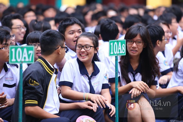 HS Trưng Vương được thầy Khắc Hiếu "bắt t&acirc;m l&yacute;" cho năm học mới 2