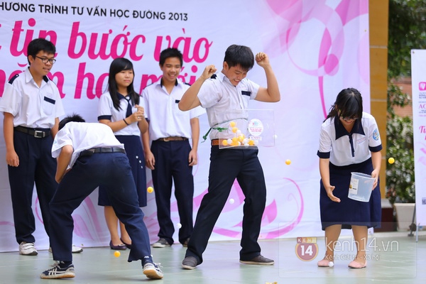 HS Trưng Vương được thầy Khắc Hiếu "bắt t&acirc;m l&yacute;" cho năm học mới 19