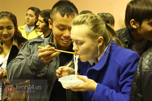 Ngày lễ ẩm thực Việt Nam của du học sinh tại Nga 20
