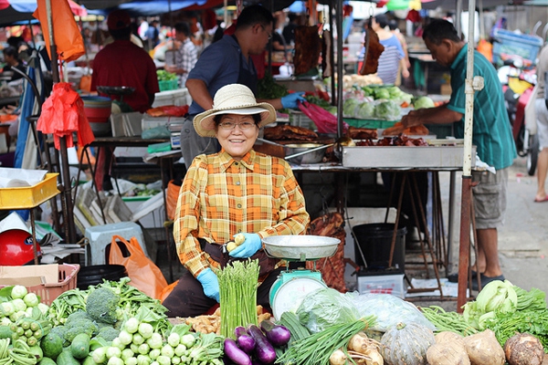 Gặp cô gái chu du vòng quanh thế giới vì... chán việc 11