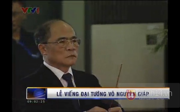 Hết giờ Lễ viếng Quốc tang, nhiều người dân vẫn xếp hàng vào viếng Đại tướng 27