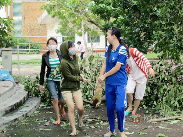 Khung cảnh tan hoang sau bão của nhiều trường học ở Đà Nẵng 15