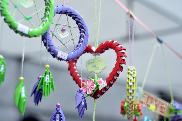 Hội chợ tràn ngập dreamcatcher của teen trường Việt Đức 2