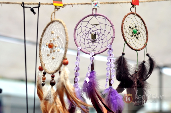 Hội chợ tràn ngập dreamcatcher của teen trường Việt Đức 4