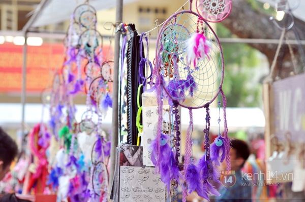 Hội chợ tràn ngập dreamcatcher của teen trường Việt Đức 11