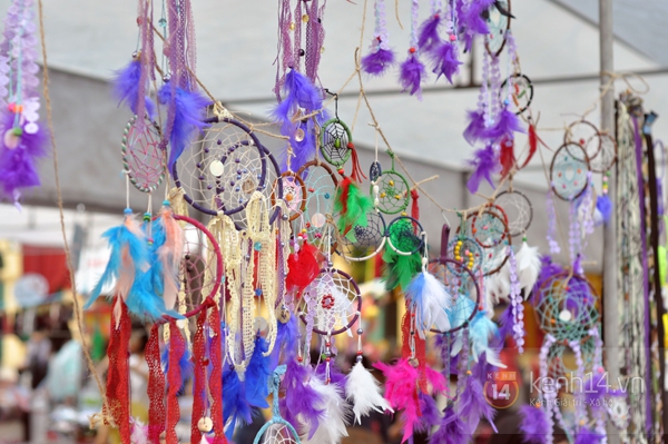 Hội chợ tràn ngập dreamcatcher của teen trường Việt Đức 14