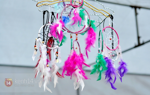 Hội chợ tràn ngập dreamcatcher của teen trường Việt Đức 19