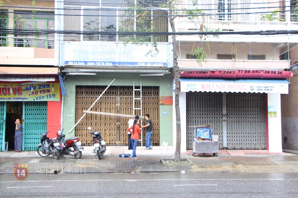Đường phố Đà Nẵng vắng vẻ, người dân tranh thủ gia cố lại nhà trước siêu bão Haiyan 21