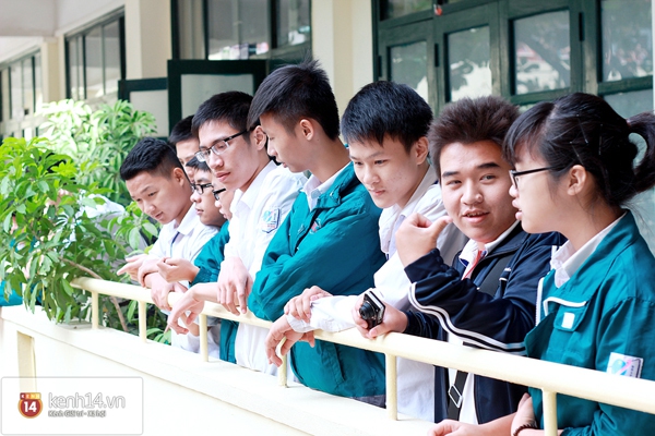 Thầy cô bất ngờ với màn flashmob của teen Nguyễn Tất Thành 3