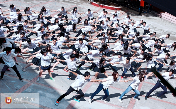 Thầy cô bất ngờ với màn flashmob của teen Nguyễn Tất Thành 6