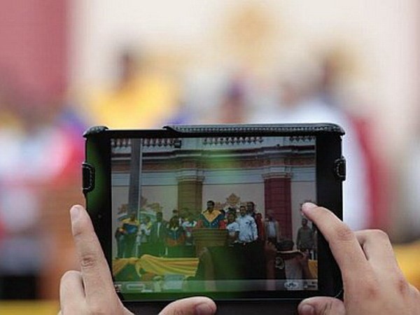 Venezuela cấp miễn phí tablet cho sinh viên đại học 1