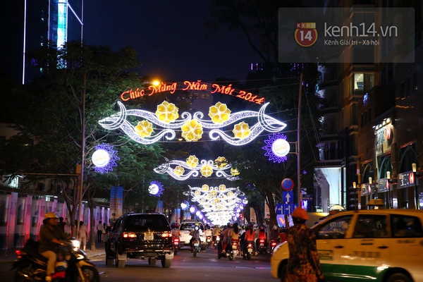 Ngắm Sài Gòn lộng lẫy trước mùa Giáng sinh và Năm mới 2014 3