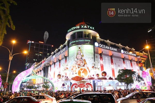 Ngắm Sài Gòn lộng lẫy trước mùa Giáng sinh và Năm mới 2014 11
