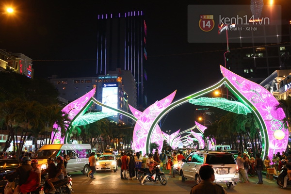Ngắm Sài Gòn lộng lẫy trước mùa Giáng sinh và Năm mới 2014 12