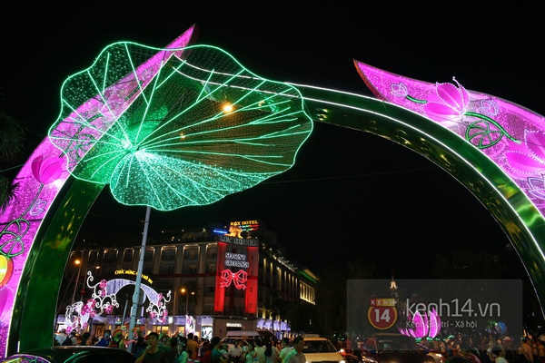 Ngắm Sài Gòn lộng lẫy trước mùa Giáng sinh và Năm mới 2014 14