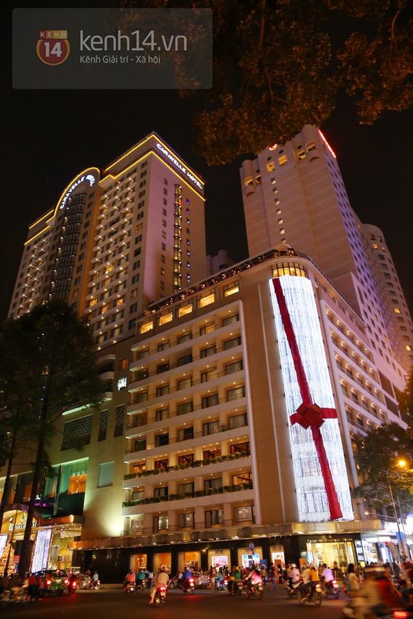 Ngắm Sài Gòn lộng lẫy trước mùa Giáng sinh và Năm mới 2014 7